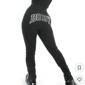 Body by Raven Tracy “Camp Cargo” leggings!